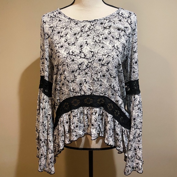 Vintage Havana Floral Boho Bell Sleeve Blouse - Picture 2 of 8